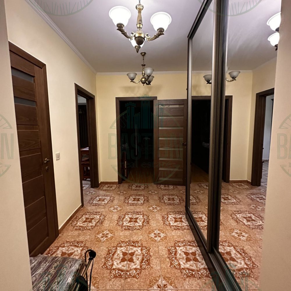 12de77d5d56e57860e5fb0e3975718b5